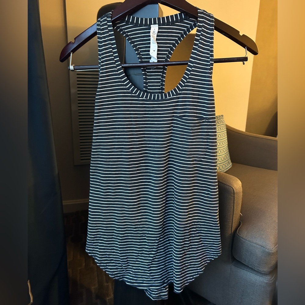 Lululemon tank